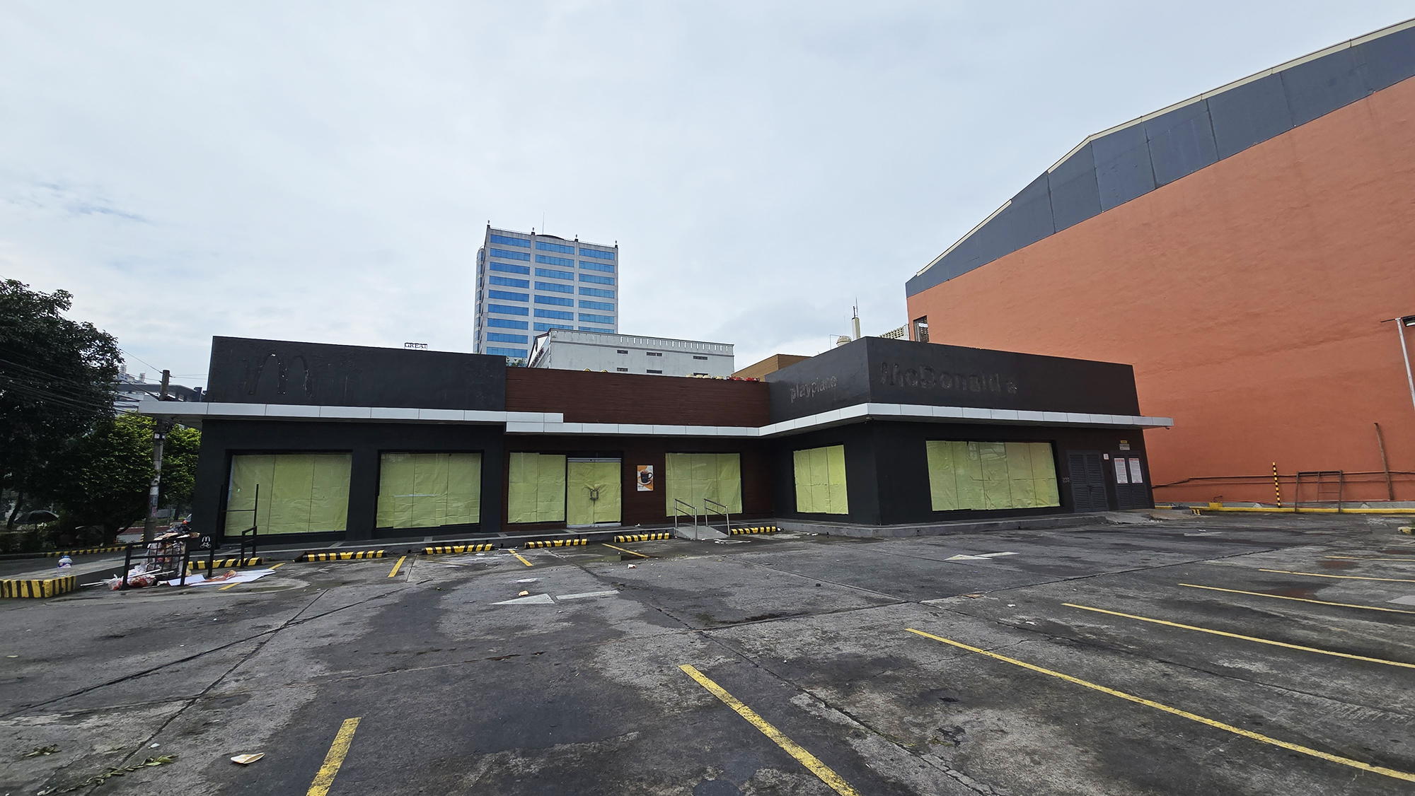 McDonald’s Quezon Avenue has closed down